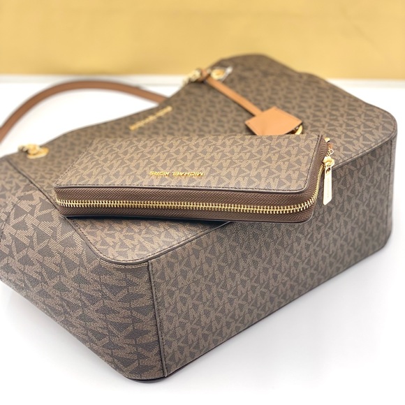 Michael Kors Large Chain Shoulder Bag and LG Continental Wallet Set - Picture 15 of 15